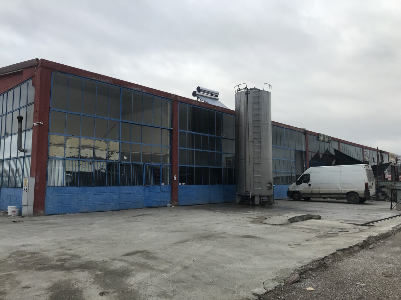 Kazanda süt banyosu yaptı, Bakanlık fabrikayı kapattı